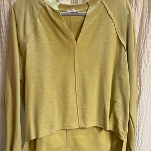 Blu Pepper Light Green Knit Top